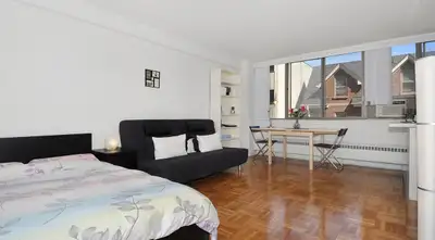 For a limited time - sign a new lease with 1/2 month free rent in the 6th and 12th month! Terms and...
