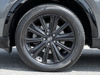 10 Speakers, 4-Wheel Disc Brakes, Alloy wheels, AppLink/Apple CarPlay and Android Auto, Auto High-be... (image 3)