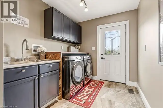 1371 10TH CONCESSION Road W Puslinch, Ontario in Houses for Sale in Guelph - Image 28