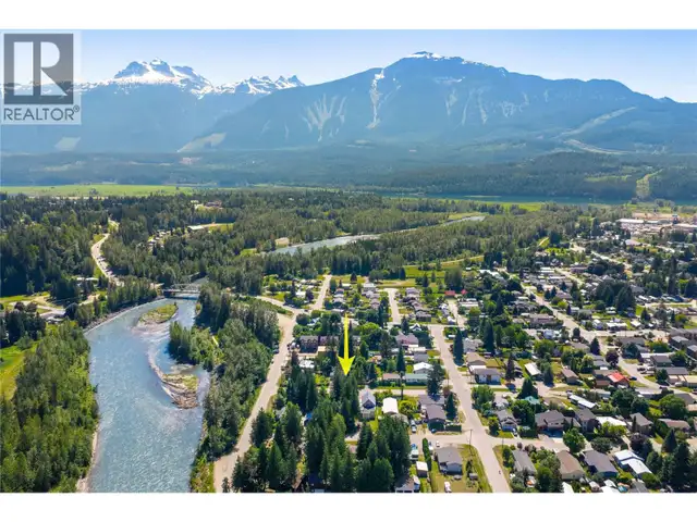 1206 Carlson Street Revelstoke, British Columbia in Land for Sale in Revelstoke - Image 9
