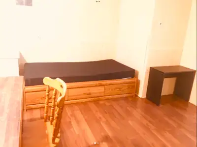 Room for rent in Crescent Heights NW