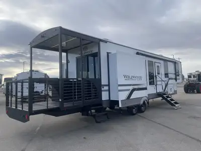 Welcome to Eldorado RV Sales, the longest running dealership in Southern Alberta! The 2025 Wildwood...