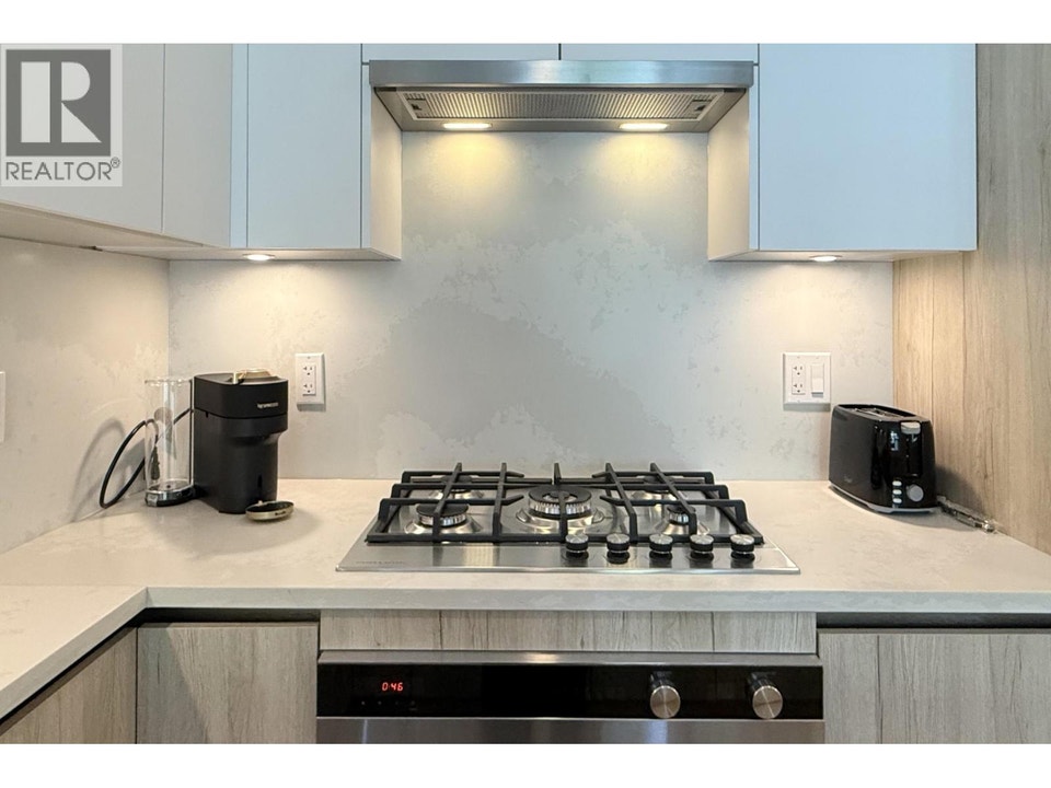 2-BDRM 423 6TH STREET West Vancouver, British Columbia 3