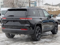 This Jeep Grand Cherokee has a dependable Intercooled Turbo Regular Unleaded I-4 2.0 L/122 engine po... (image 7)