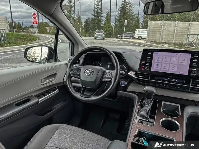 2022 Toyota Sienna LE | Cross-Traffic Alert | Heated Seats in Cars & Trucks in Tricities/Pitt/Maple - Image 10