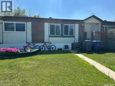 1588 sqft mobile home built in 1978 located on a 8125 sqft lot in Eatonia. Front entrance opens to a...