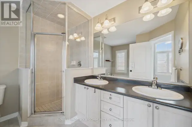 118 CHAPMAN COURT Aurora (Aurora Grove), Ontario in Houses for Sale in Markham / York Region - Image 31