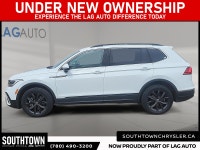 Experience the Volkswagen Tiguan Comfortline with only 66530 km on the odometer. Finished in a sleek... (image 4)