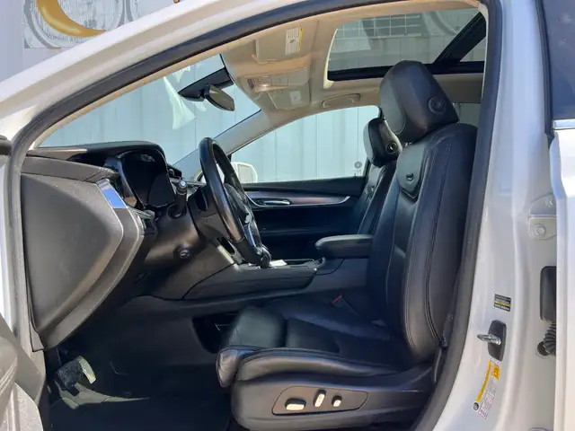 2017 Cadillac XT5 Luxury |Reverse Camera | Command Start6054861216422400010