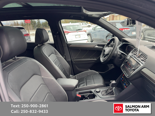 2022 Volkswagen Tiguan Highline R-Line Highline R-Line 4dr AW... in Cars & Trucks in Kamloops - Image 22