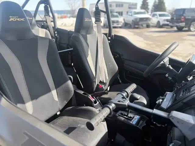2024 Kawasaki Teryx KRX® 4 1000 eS SE - Metallic Flat Raw Grayst in ATVs in Markham / York Region - Image 5