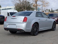 Check out this 2023 Chrysler 300 300 Touring L before it's too late! * This Chrysler 300 is a Bargai... (image 7)