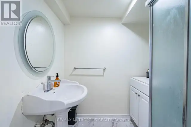 BSMT - 22 MAYFLOWER STREET Whitby (Blue Grass Meadows), Ontario in Long Term Rentals in Oshawa / Durham Region - Image 17