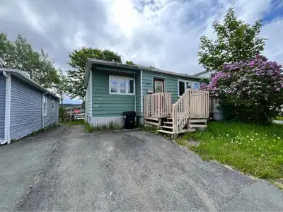 Spacious 3-Bedroom Main Floor Apartment for Rent 11 Blackmarsh Road, St. Johns **$1,700/month + Util...