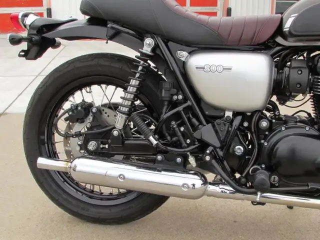 2020 Kawasaki W800 Cafe in Sport Bikes in Leamington - Image 16