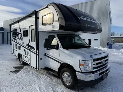 Superbe motorisé classe C East to West Entegra 2000 NSF 2026 We also speak english Voir www.superieu...