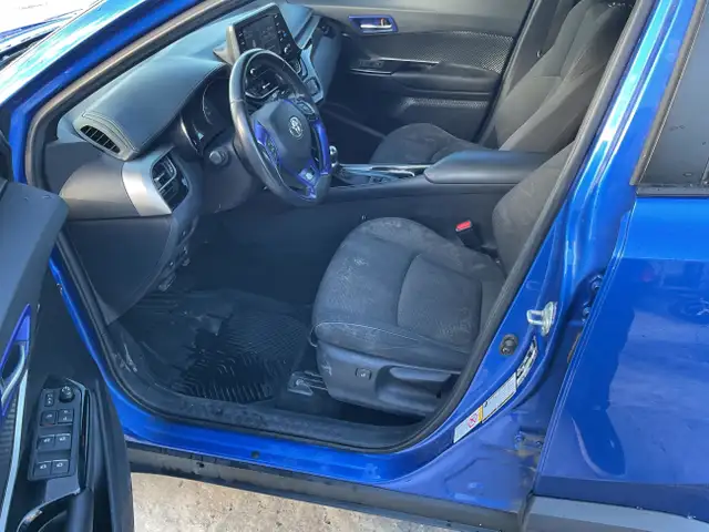 2019 Toyota C-HR in Cars & Trucks in Ottawa - Image 12