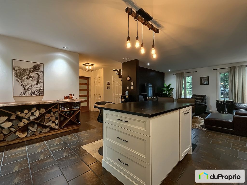 $729,000 - 1 1/2 Storey - Drummondville (St-Charles-De-Drummond) — photo 3