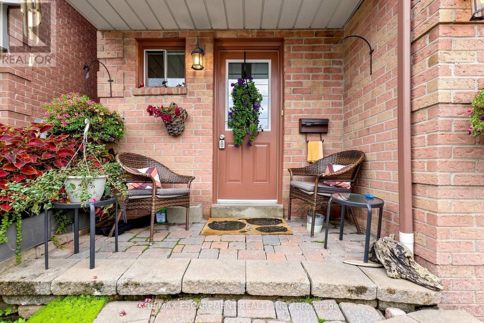 1380 Hazel Mccleary Drive Oakville (CV Clearview), Ontario, photo 4 of 40