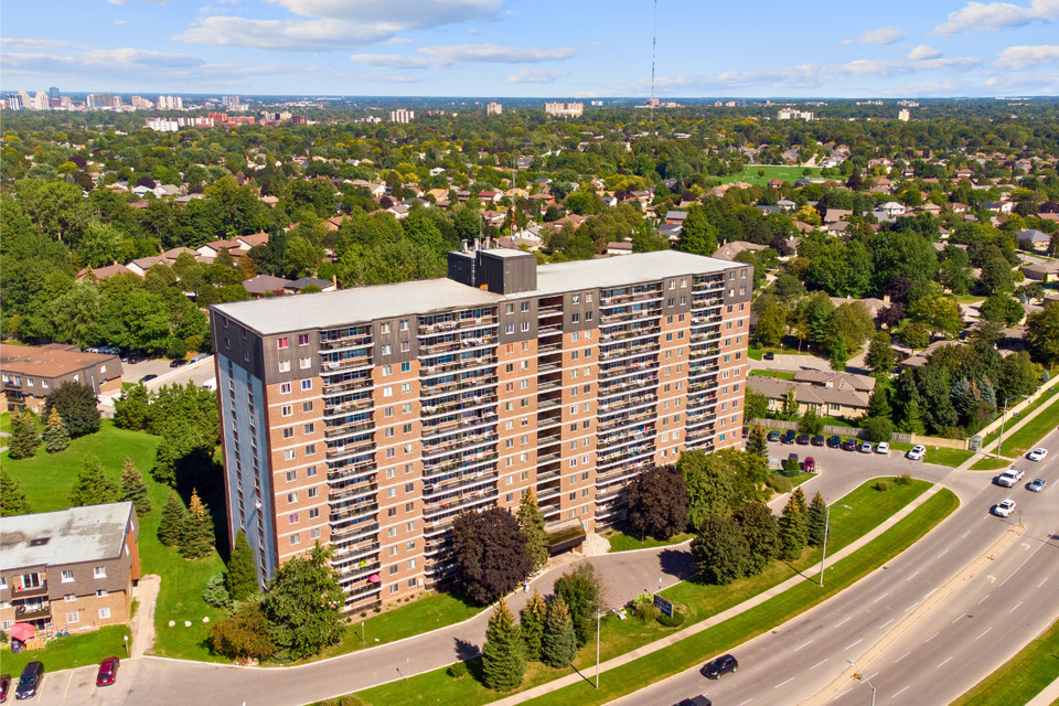 The Westmount - 1 Bdrm available at 740 Wonderland Road South, L in Long Term Rentals in London