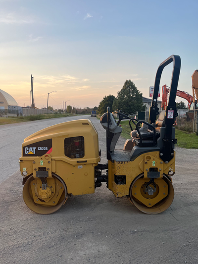 Caterpillar CB22B Year 2017 Hours 724 CAT C1.5, 36.2 3 Cyl Turbo Diesel | ROPS | Water System | 39"...