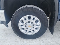 DURAMAX | Z71 OFF ROAD PACKAGE | HEATED & COOLED FRONT BUCKET SEATS | HEATED REAR SEATS | HEATED STE... (image 4)