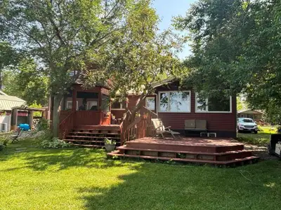 R19//Lake Manitoba Narrows/Imagine waking up every morning to a bedroom view of beautiful Lake Manit...