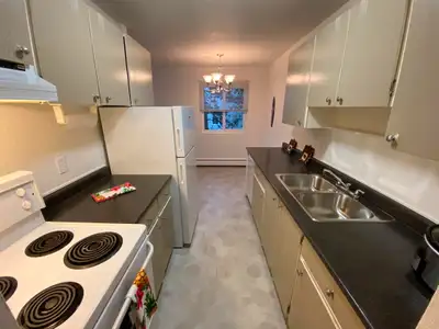 2 Bedroom Apartment for Rent - 1500 Boundary Crescent