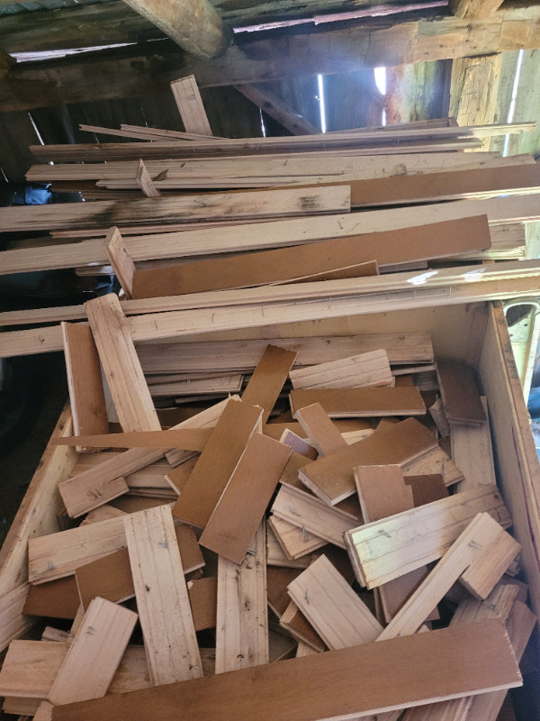 2 crates of reql maple hardwood plank flooring (used) in Floors & Walls in Belleville - Image 3