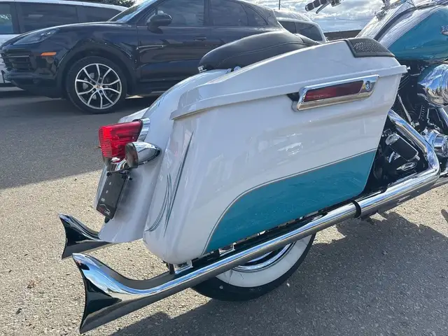 2014 Harley-Davidson Road King ~ FISH TAILS ~ 103CI ~ SPEAKER LI in Sport Touring in City of Toronto - Image 13