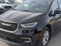 Check out this 2025 Chrysler Pacifica Select. Its Automatic transmission and Regular Unleaded V-6 3.... (image 9)