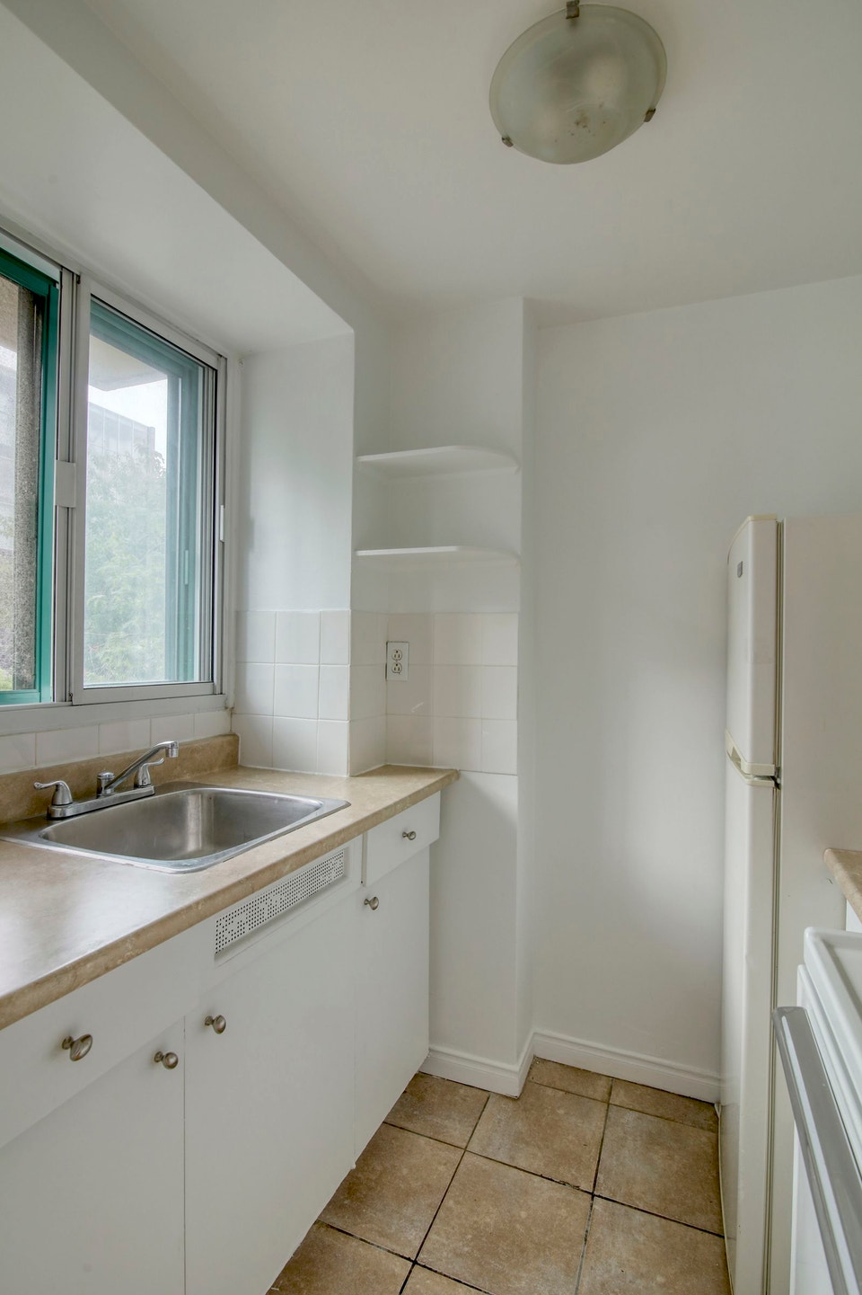 one bedroom apartment near McGill - ID 1096 3