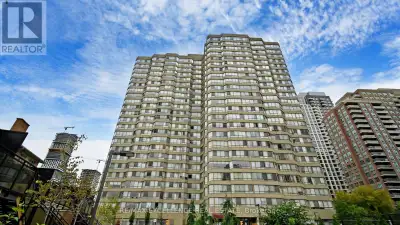 Nearly1,400 square feet of living space, LUXURIOUS condo with full of resort kind amenities, 3605 Ka...