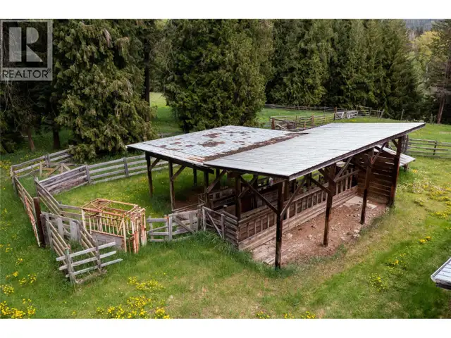 2240 97B Highway SE Salmon Arm, British Columbia in Houses for Sale in Kamloops - Image 36