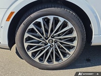 Command the road with remarkable efficiency and premium comfort in this 2026 Hyundai Palisade Hybrid... (image 8)