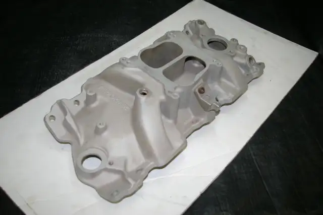 INTAKE MANIFOLD EDELBROCK PERFORMANCE in Auto Body Parts in Edmonton - Image 4
