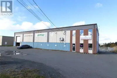 1400 sq ft of prime 2nd floor office space for only $1450/mo plus HST with heat, air conditioning, s...