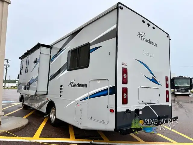 2022 Coachmen RV Pursuit 29XPS Front Bunk 11 Miles in RVs & Motorhomes in Moncton - Image 6