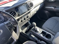 No Accidents - Keyless Ignition - Multi Terrain Select - Crawl Control - Power Rear Window Built to... (image 5)