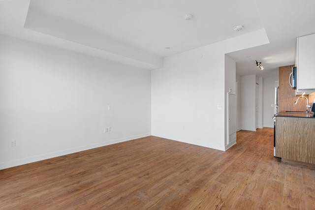 July Bachelor/Studio, Centretown, gym, lounge & basketball court in Long Term Rentals in Ottawa - Image 3