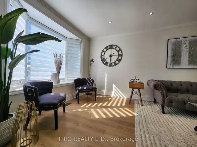 Beautifully renovated detached bungalow in Houses for Sale in Hamilton - Image 11