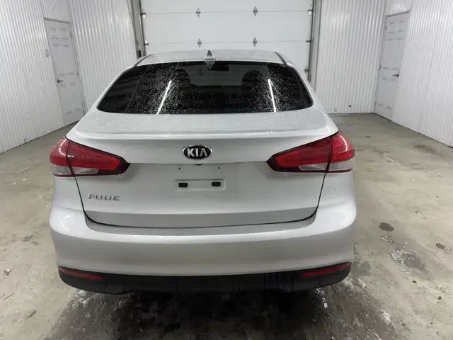 KIA Forte LX 2018 a vendre in Cars & Trucks in Shawinigan - Image 9