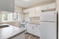 Amenities: City Views • Air Conditioning • Large Windows Suite & Building: Spacious one-bedroom, two... (image 4)