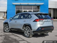 Experience the best of both worlds – exhilarating power and incredible fuel efficiency – in this imp... (image 3)