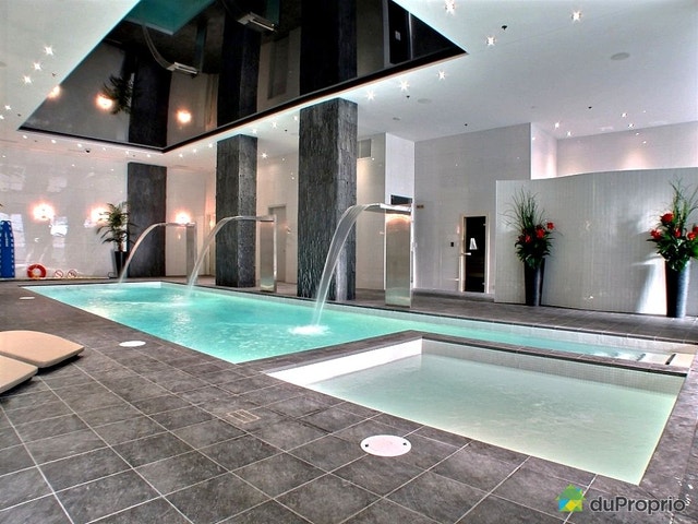 $889,000 - Condominium in Ville-Marie (downtown, old Mtl) — photo 1