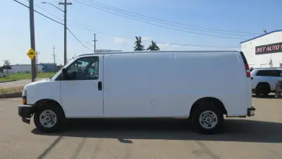 2017 GMC SAVANA 3500 CARGO VAN.. Amvic Licenced... - CARGO VAN - 6.0L V8 GAS - Transmission Automati...