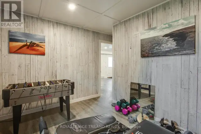 7575 BIDDULPH STREET Lambton Shores (Port Franks), Ontario in Houses for Sale in Grand Bend - Image 37