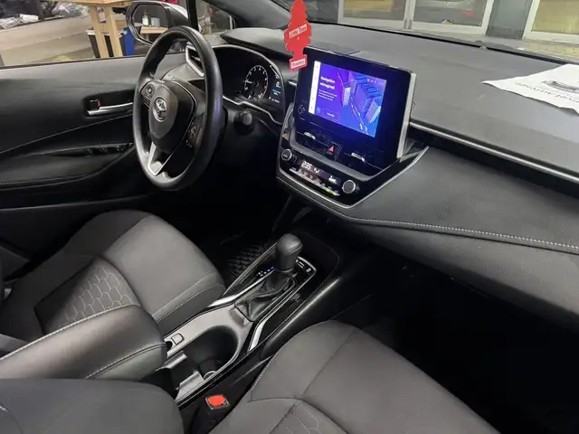 2023 Toyota Corolla Hatchback CVT in Cars & Trucks in Longueuil / South Shore - Image 10