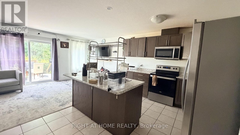 71 WOODEDGE CIRCLE Kitchener, Ontario 2