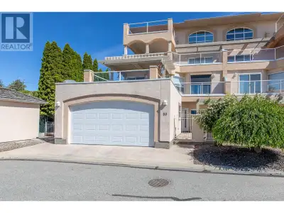A perfect blend of style and functionality, this modern La Vista Ridge 2-story end unit townhome fea...